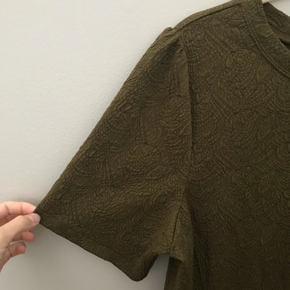 Ann Taylor Loft Top - Picture 3 of 7